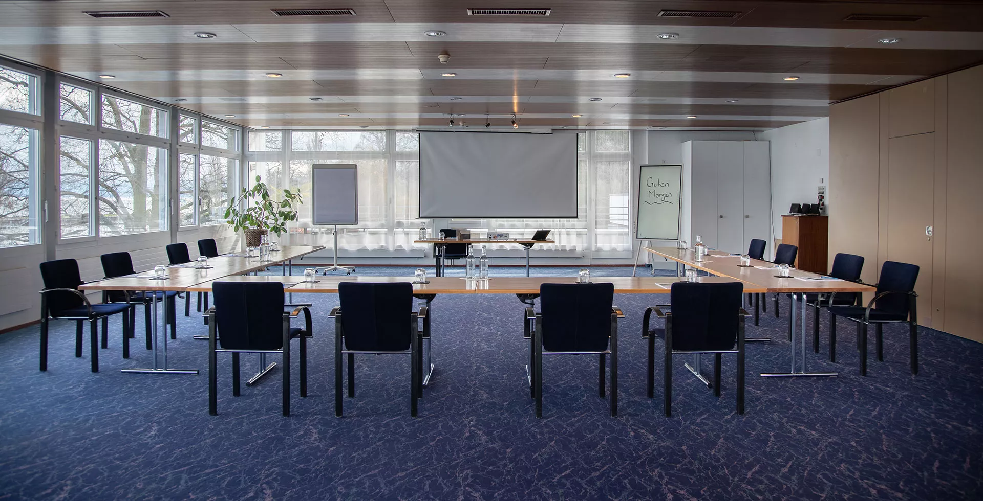 slide_seminar-meetings-workshops-schloss-saal-969_900x600-1920x980-park-hotel-inseli_36e0aaff4d33e5805bfa39d81b6e0fb2