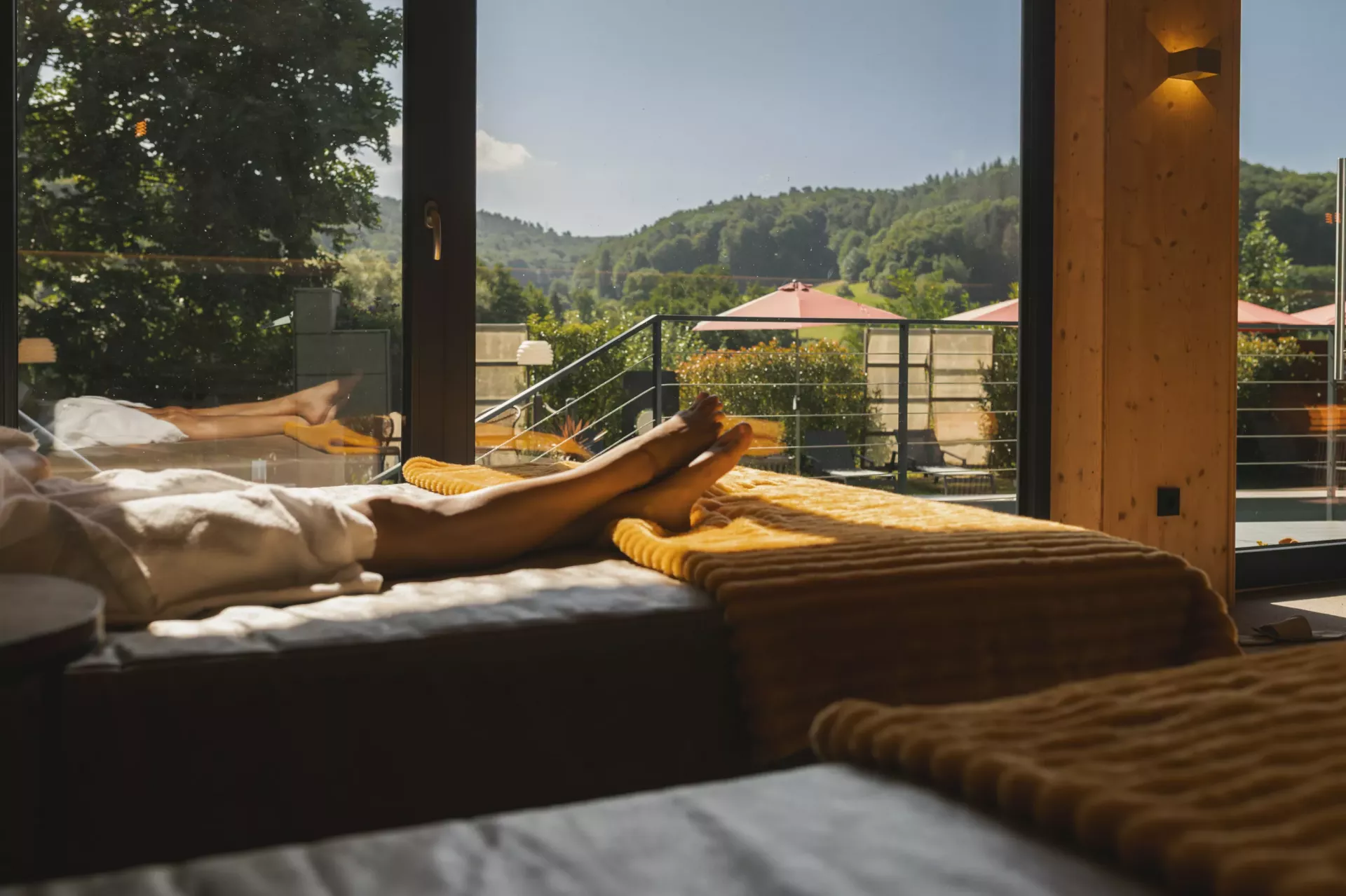 Ruheraum Frau auf Ruheliege