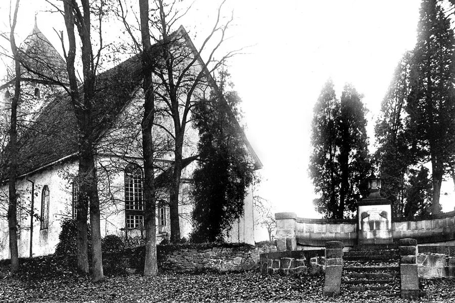 Kriegerdenkmal-1921-eingeweiht