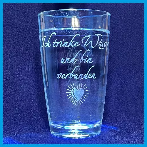 Ich trinke Wasser und bin verbunden